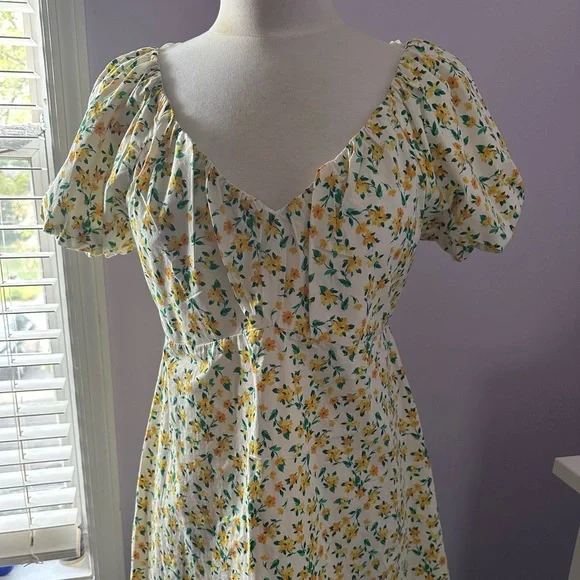 Old Navy Spring Dress - Picture 2 of 5